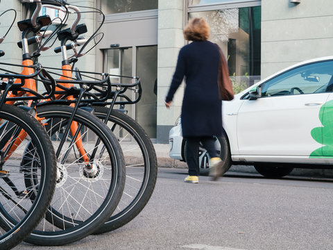 Bike Sharing Fahrr&auml;der und  Car Sharing Auto