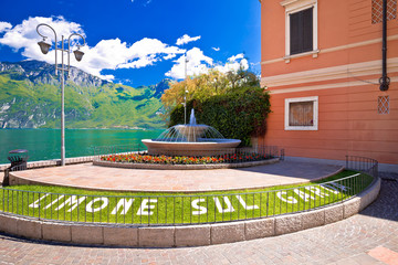 Fototapeta premium Limone sul Garda fountain and square by the lake view