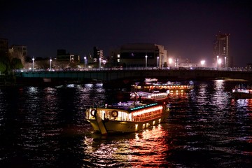 Naklejka premium 屋形船 飲み会 忘年会