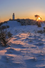 romantischer Sonnenaufgang  auf der beliebten Ostsee Insel Hiddensee im Winter