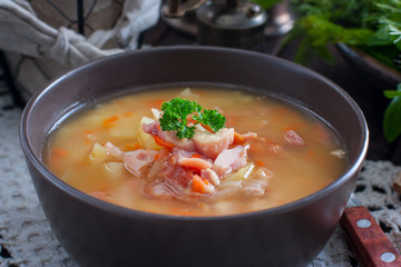 Pea soup with smoked chicken meat, horizontal