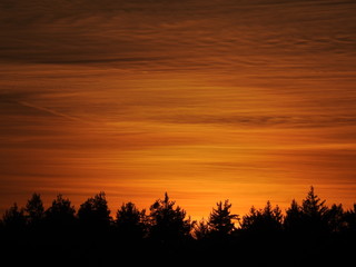Sonnenuntergang hinter den Wäldern Nürnbergs