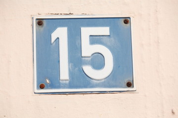 Hausnummernschild Nr. Dreizehn