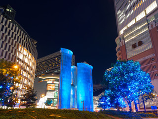 大阪駅前の夜景 ライトアップされた梅田換気塔