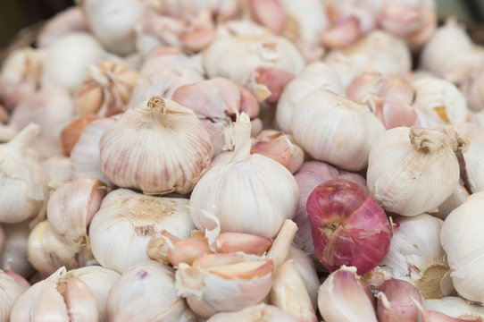 garlic bulb texture background on sale in supermarket