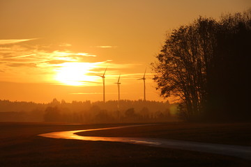 Schöner Sonnenuntergang im Ostalbkreis Deutschland