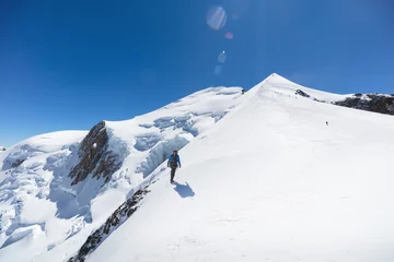Papier Peint photo autocollant Mont Blanc Trekking to the top of Mont Blanc mountain in French Alps