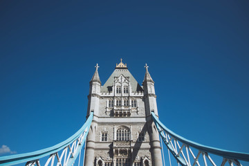 Fototapeta na wymiar View to the Tower Bridge of London in clear blue sky, UK