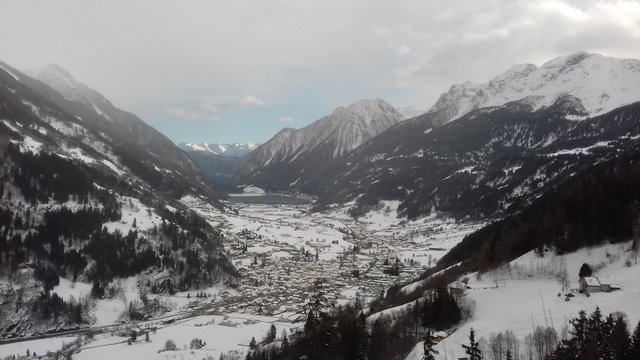 schweiz graubuenden val poschiavo bernina bahn