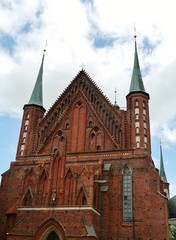Naklejka na ściany i meble Kathedrale Mariä Himmelfahrt und St. Andreas in Frombork