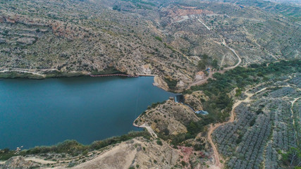 Obraz premium Mountains and lake from drone view 