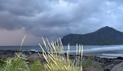 Flakstad, Skagsanden, Lofoten, Flakstadøya, Strand, Sandstrand, Welle, Fels, Stein, Vareid,...