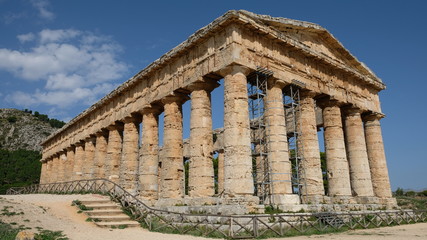 Fototapeta premium Segesta, Province of Trapani, Sicily. Segesta is one of the best preserved and beautiful of all the Greek archaeological sites in the Mediterranean. This is a Doric temple, built before 430 BC.