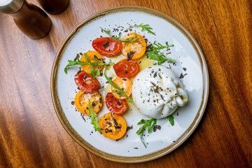 Salad with buratta cheese