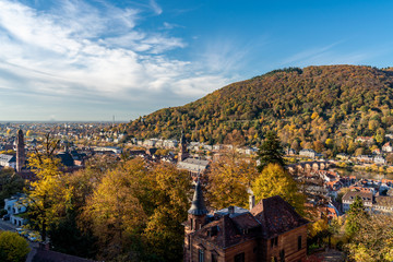 Fototapeta na wymiar view over the old town of Heidelberg with vibrant autumn colors