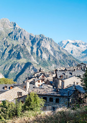 Fototapeta na wymiar Village of Benasque in the mountains of the Pyrenees