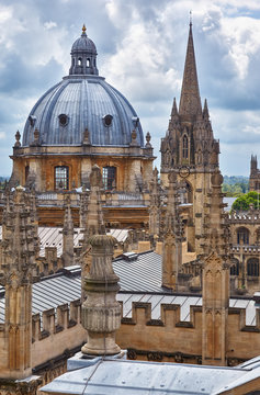 Views across the heart of the university city from the cupola of Sheldonian Theatre. Oxford. England