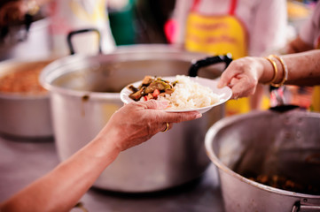 Hands-on food of the hungry is the hope of poverty : concept of homelessness