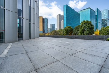 Fototapeta premium Panoramic skyline and buildings with empty square floor