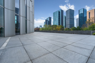 Fototapeta premium Panoramic skyline and buildings with empty square floor