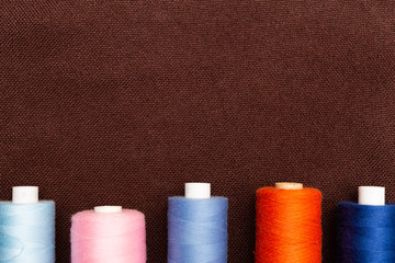 Thread spools with copyspace.