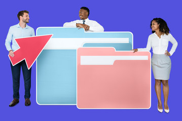 People with a cursor and folder icons