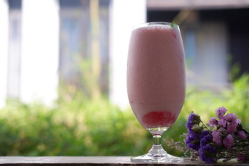 strawberry smoothie