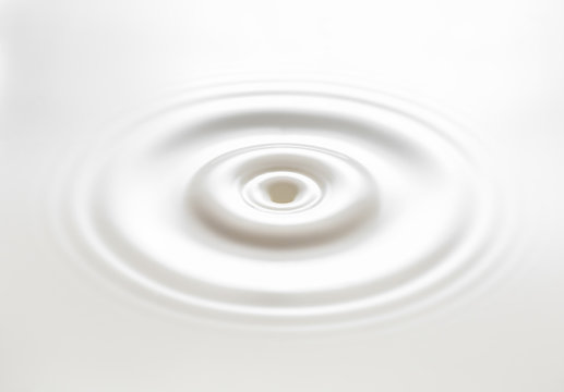 White Liquid With Circle Ripple