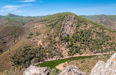 Fototapeta na wymiar Mountains in the natural park of Monfrague