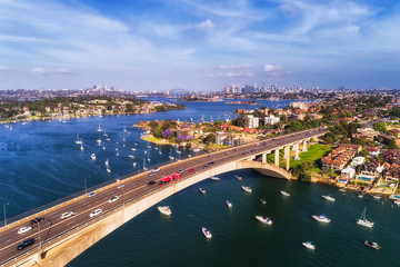 Obraz premium D Sy Gladesv Br 2 CBD Traffic