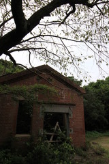 レンガづくりの古い家