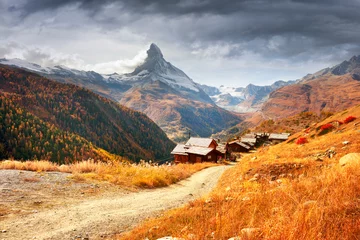 Cercles muraux Cervin Matterhorn slopes in autumn