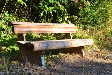 banc en bois au bord de la route, banc ensoleillé, faire une pause sur un banc, automne, Alsace, France