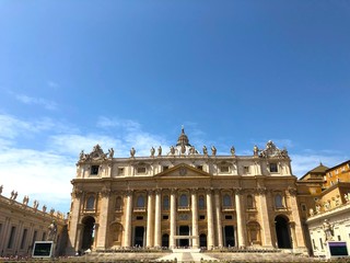 Fototapeta na wymiar Vista di San Pietro dal basso, Città del Vaticano, Roma