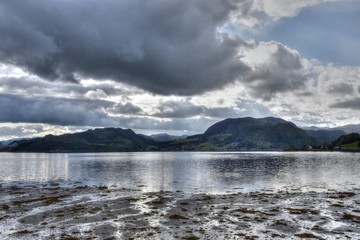 Norwegen, Fjord, Küste, Ebbe, Wetter, Steinkjer, Hjellbotn, Strandabukta, Tang, Seetang, Wolken,...