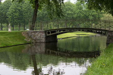 Fototapeta na wymiar Teich, Wasser, Brücke, Park, Schwerin, Garten, Wasserspieglung