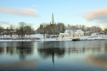 Fototapeta na wymiar River Nidelva and the cathedral Nidarosdomen, Trondheim