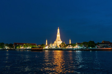 Obraz premium ワットアルンの夜