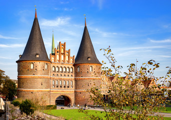 Obraz premium Historisches Holstentor in Lübeck, Schleswig-Holstein