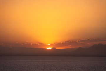 Atardece en la Manga la mar Menor, Murcia, España
