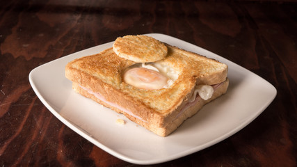 Fried egg sandwich