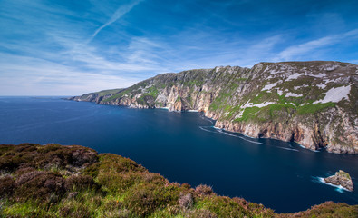 Fototapeta na wymiar Slieve League cliffs (Sliabh Liag Cliffs) are among the highest sea cliffs in Europe. situated on the south west coast of County Donegal, Ireland