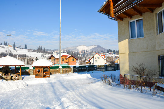 houses in the mountains in winter