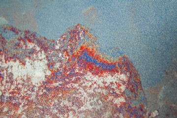 Varicoloured mineral deposit of paint of powder-like enamel