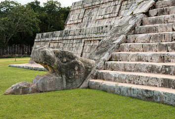 Pyramid in Chichen Itza, Temple of Kukulkan. Yucatan. Mexico