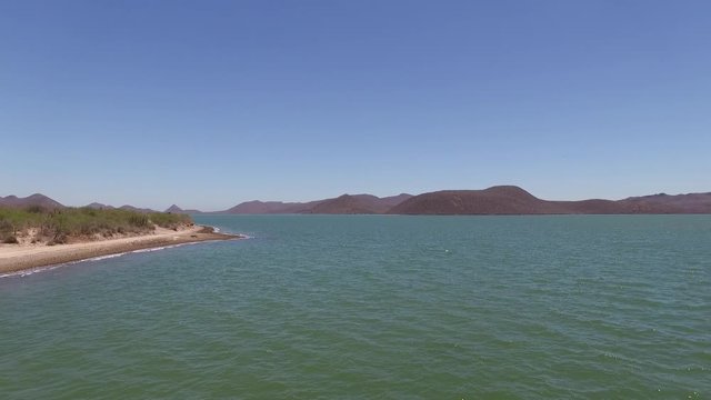 Playa isla Mar soleado costa Sinaloa