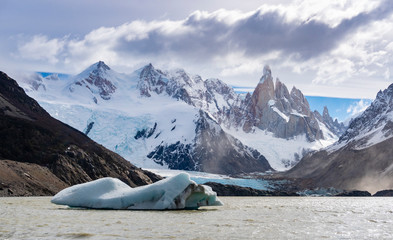 Berg Cerro Torre im Nationalpark Los Glaciares in Argentinien