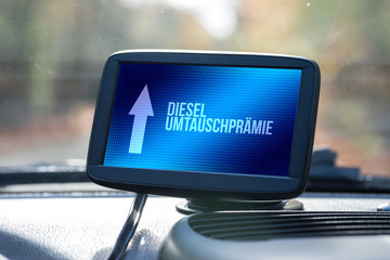 Navigation im Auto zeigt die Richtung zu Diesel Umtauschprämie