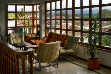 habitación con mobiliario tradicional arquitectura colonia villa de leyva