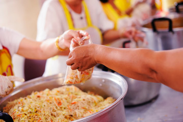 Social Problems of Poverty Helped by Feeding: Concepts problems of life the poor